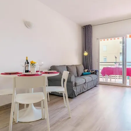 Frente A La Playa, Zona Tranquila Apartment